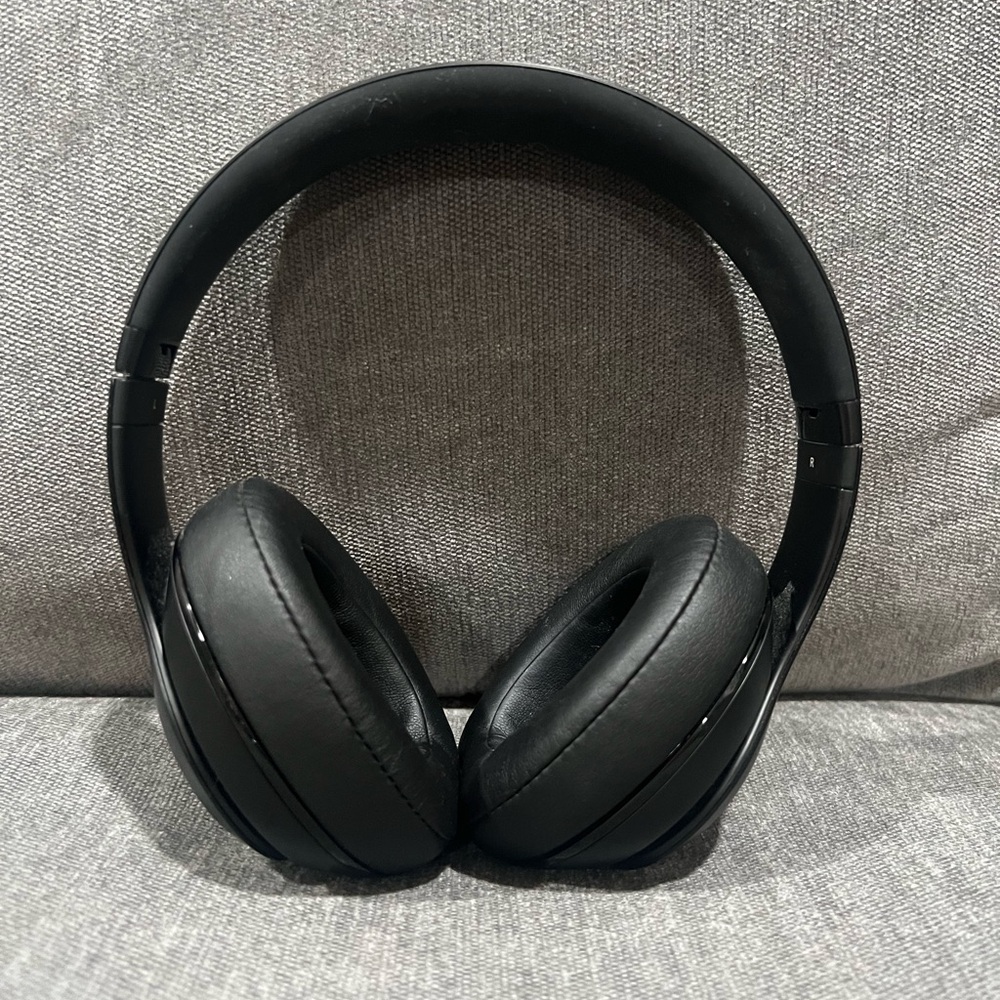 Beats by Dre Over-Ear Black Headphones